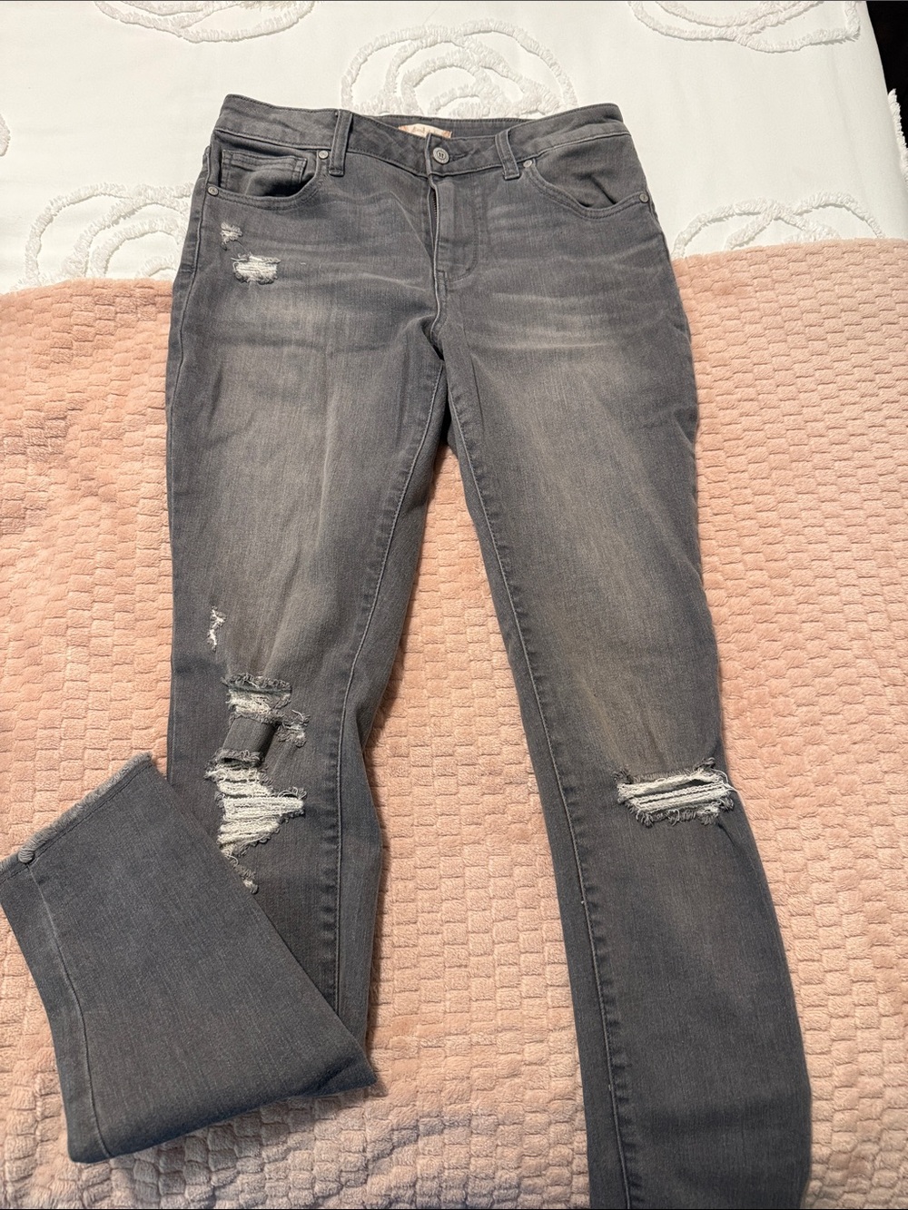 Altar’d State Women’s Distressed Grey Ripped Jeans